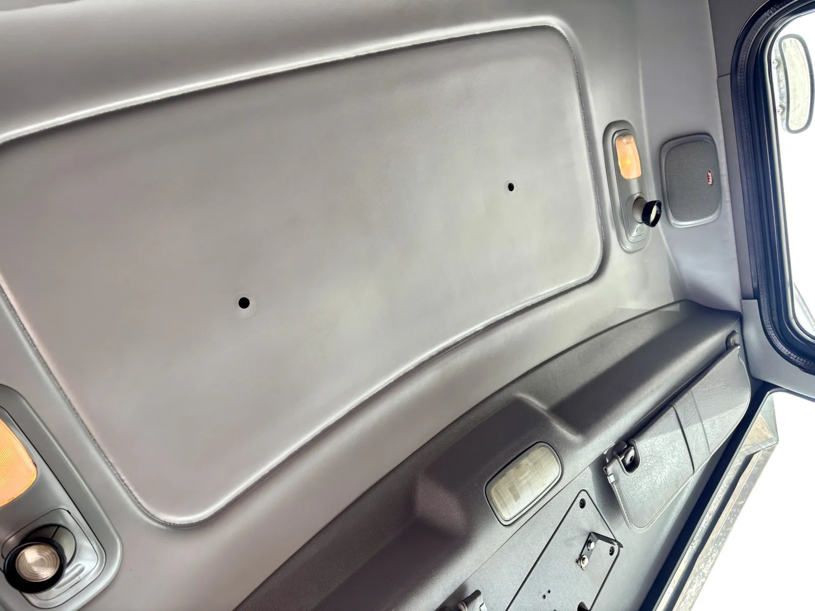 2008 Peterbilt - image 21