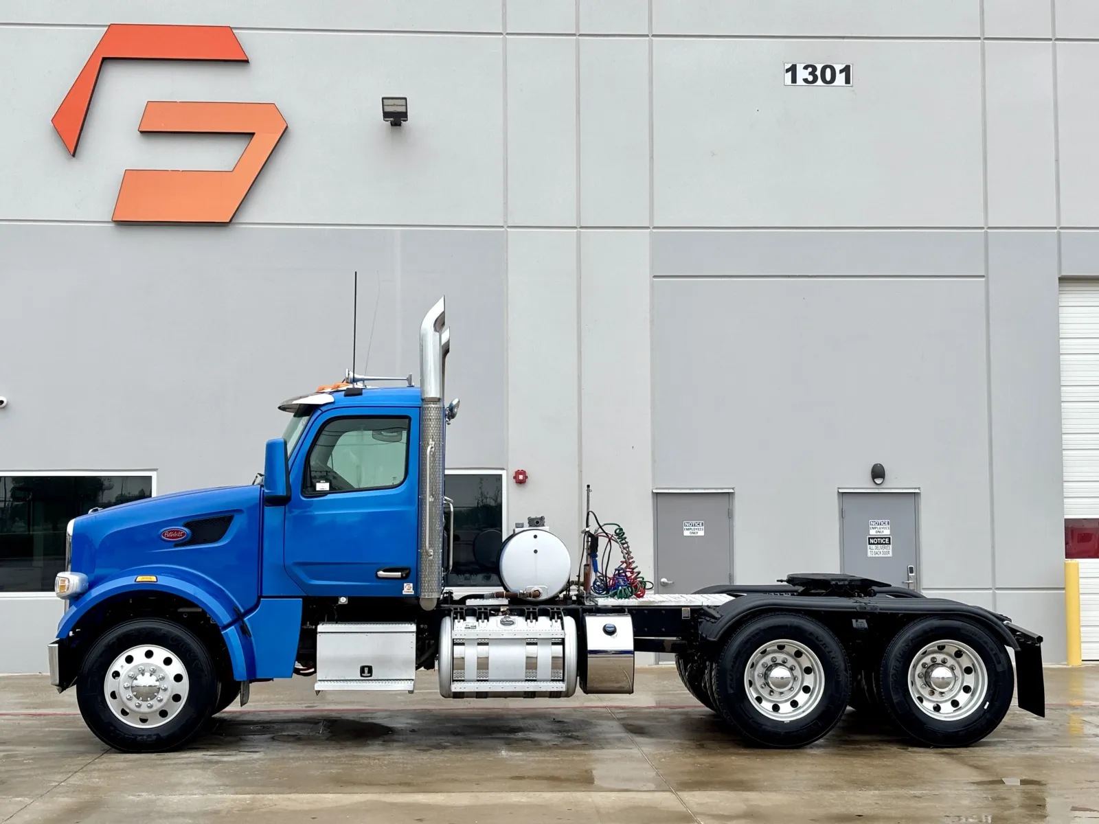 2022 Peterbilt 567 - image 4