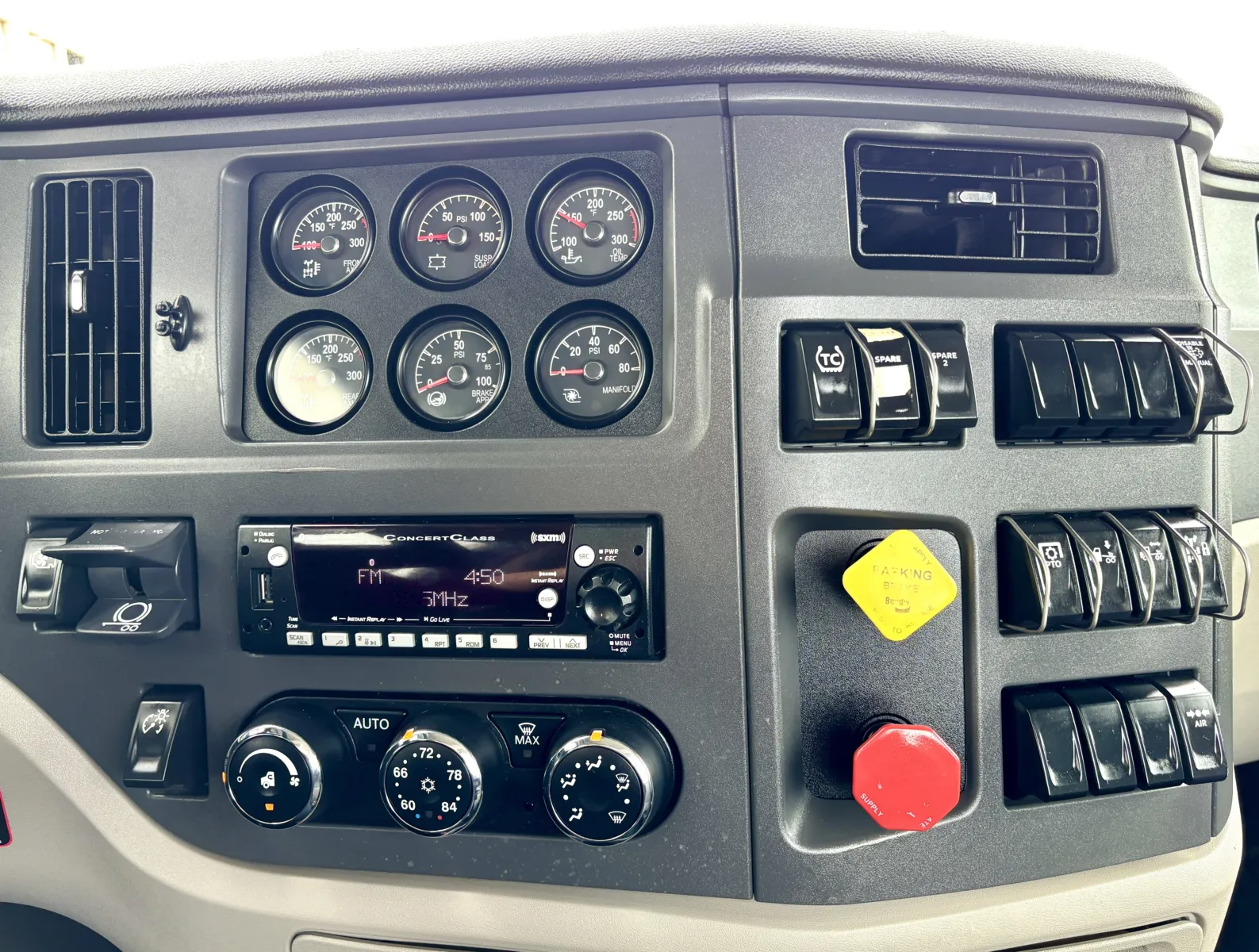 2022 Peterbilt 567 - image 18