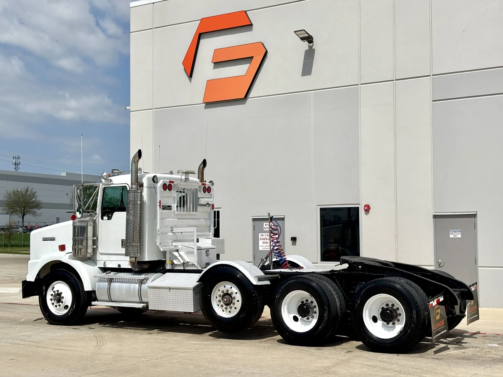 2001 Kenworth T800 - image 6