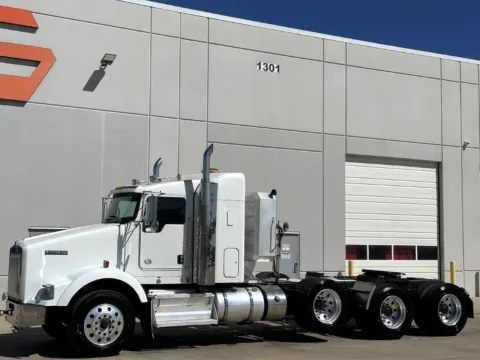 Photos of 2013 KENWORTH T800 for sale in Hutchins, TX at Forge Truck Centers - Texas