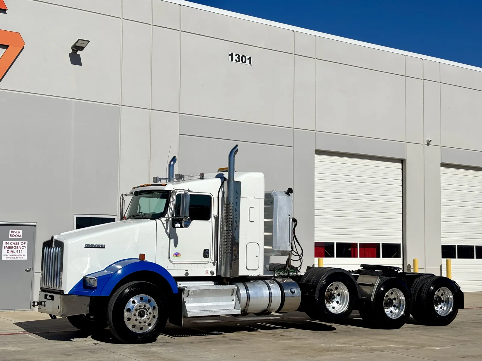 2013 Kenworth T800 - image 2