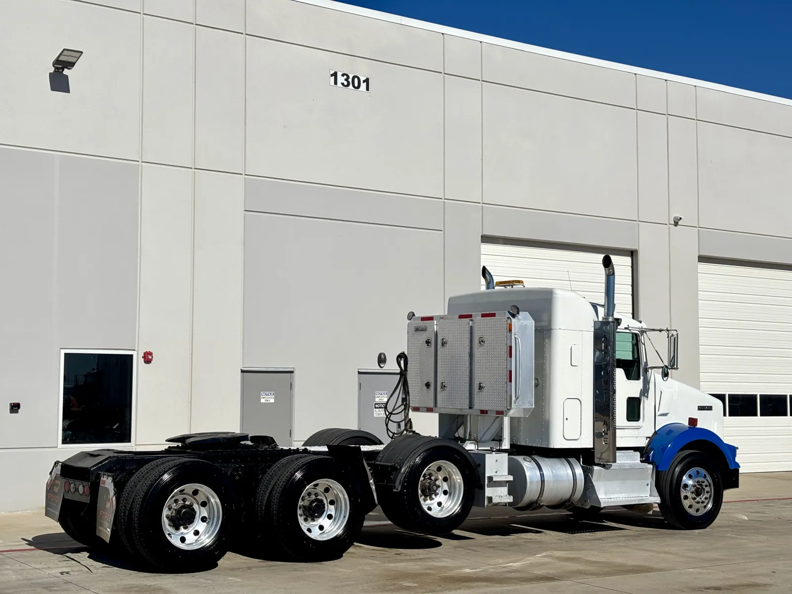 2013 Kenworth T800 - image 5