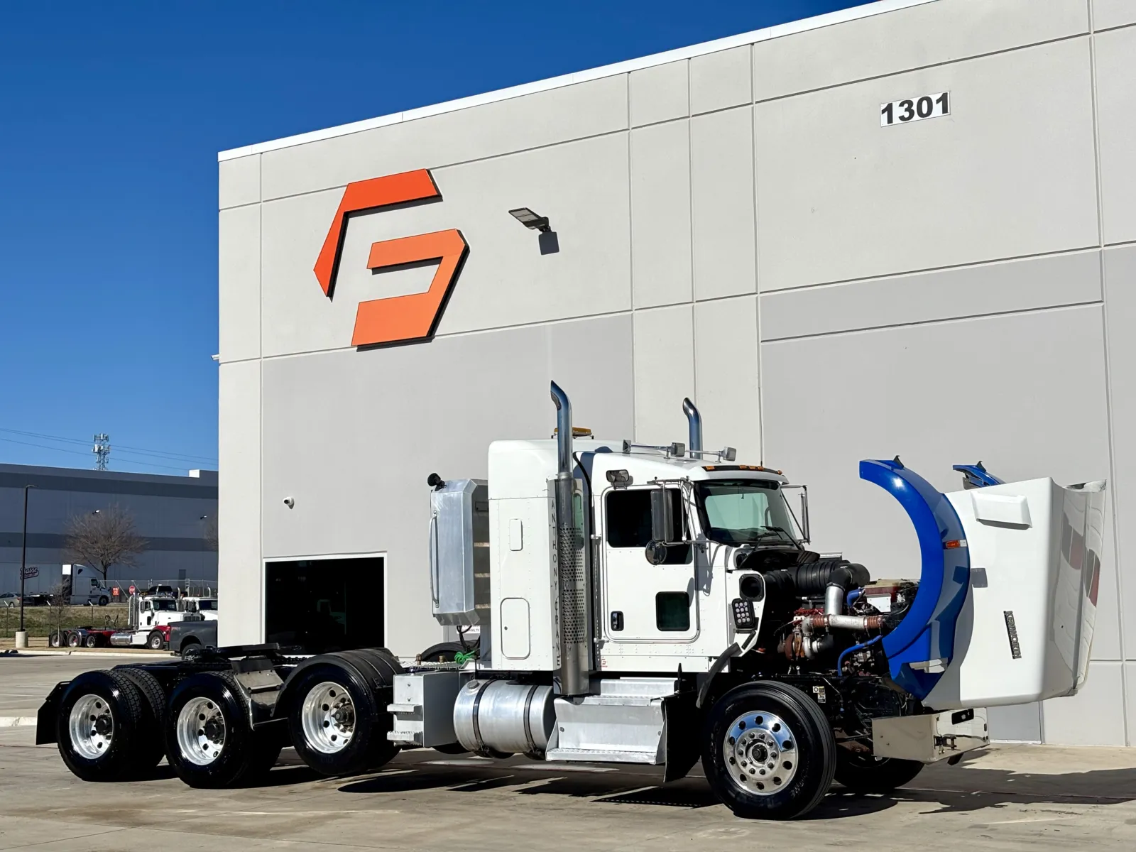 2013 Kenworth T800 - image 9