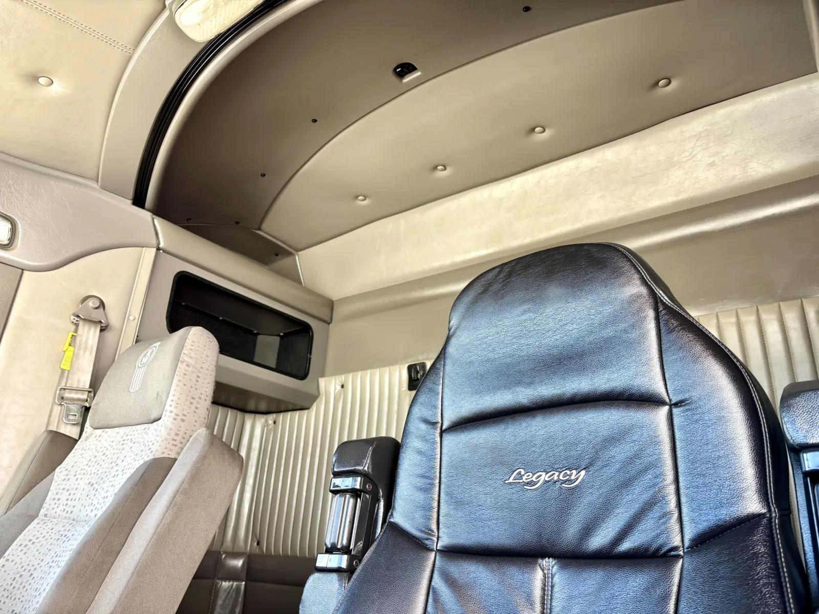 2013 Kenworth T800 - image 20