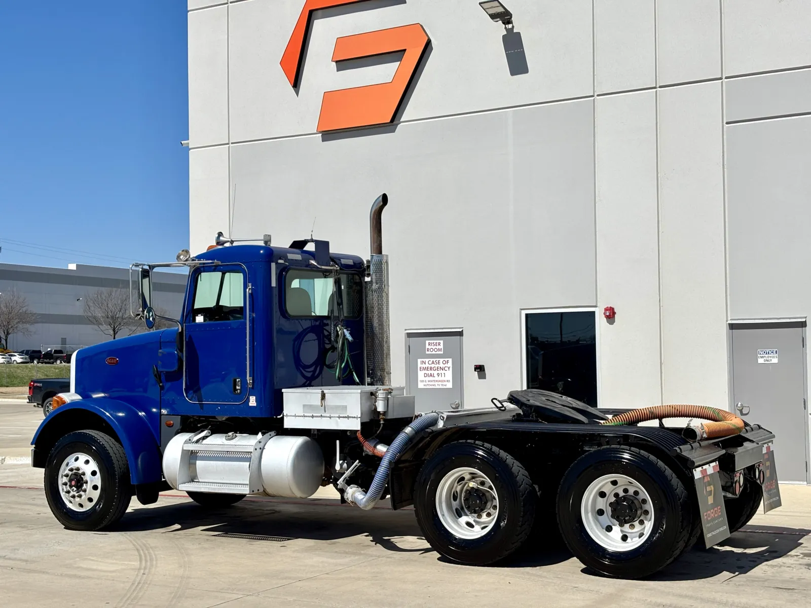 2016 Peterbilt 365 - image 6