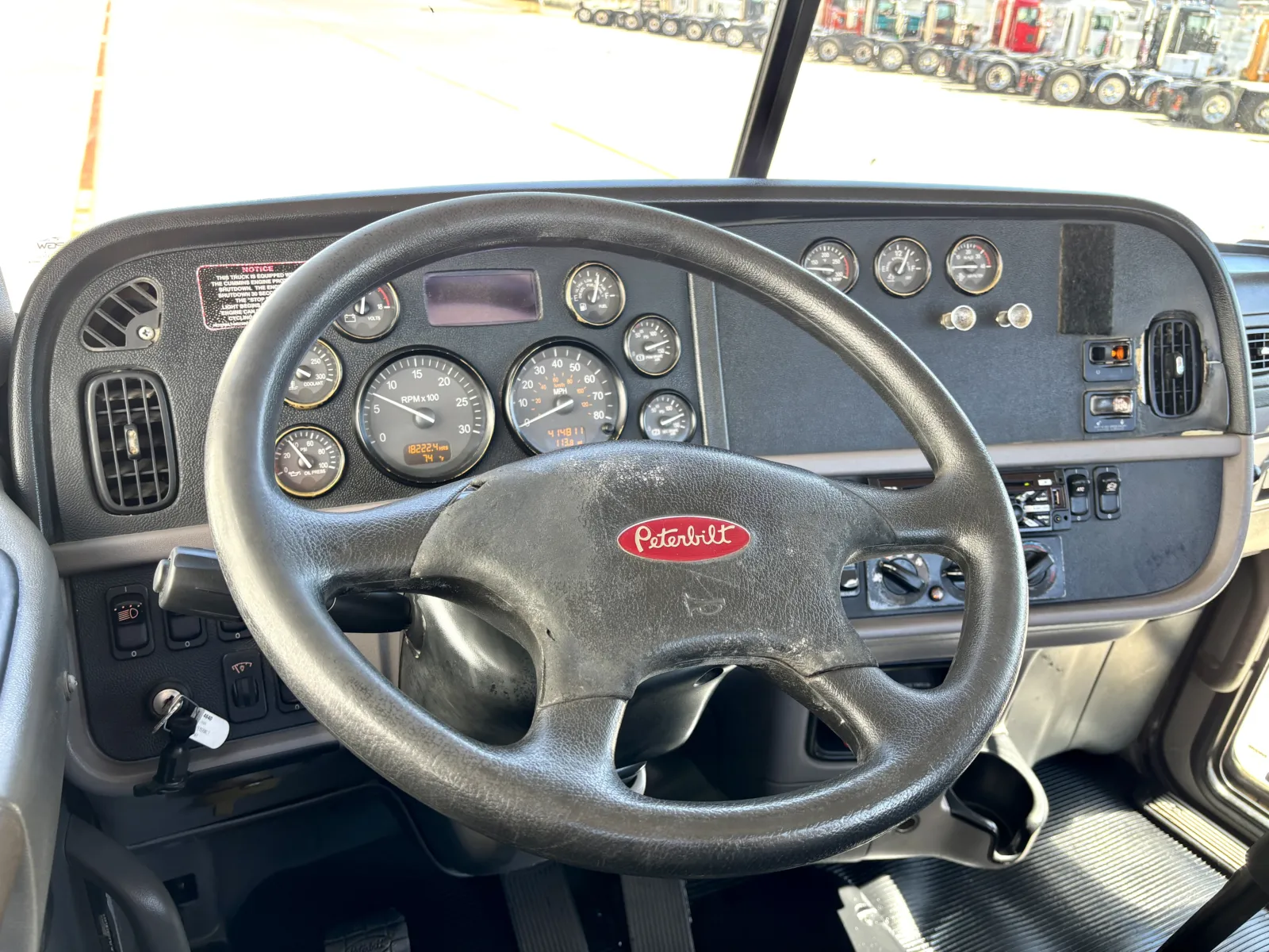 2016 Peterbilt 365 - image 16