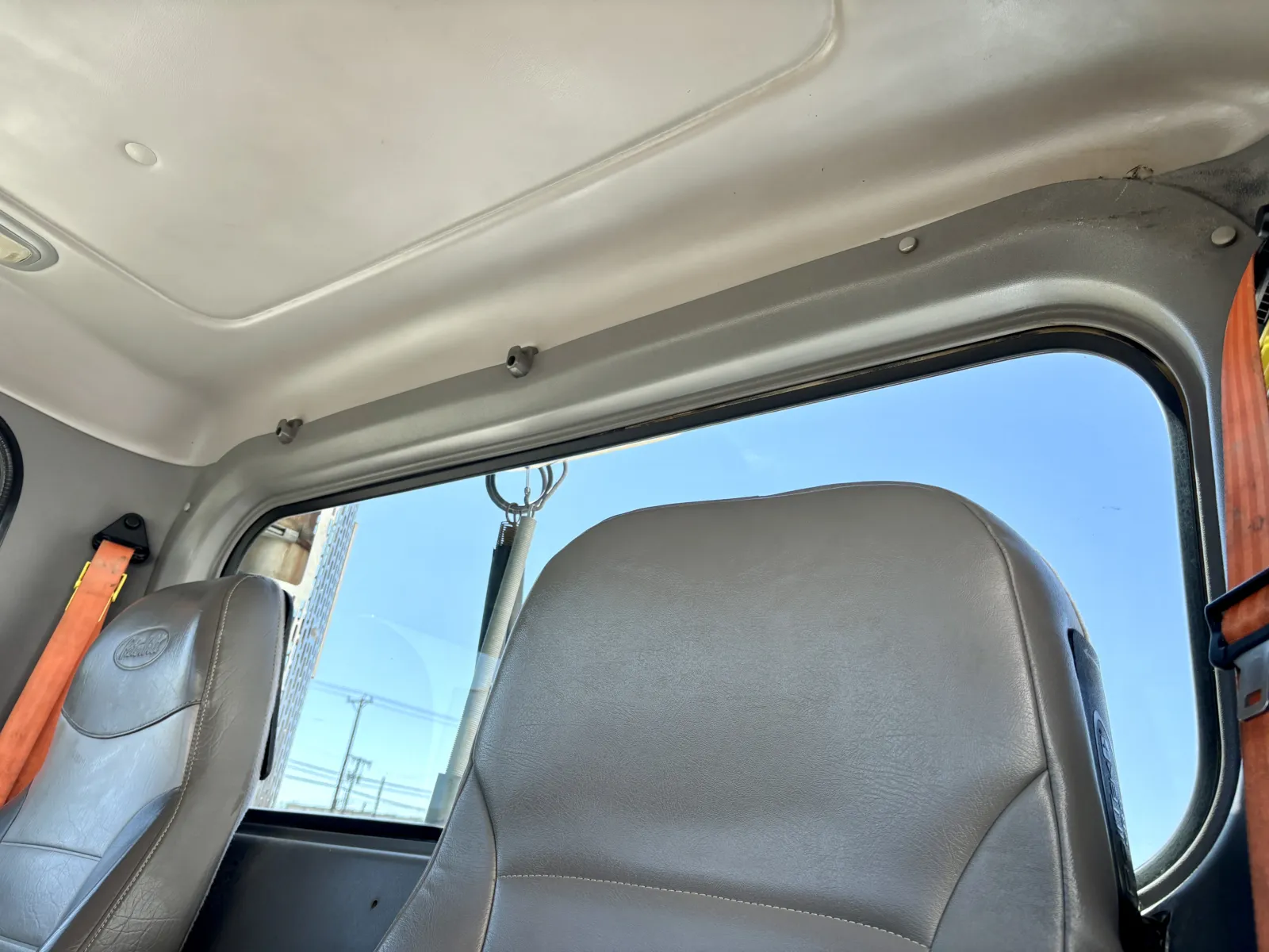 2016 Peterbilt 365 - image 20