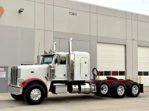 Photos of 2021 PETERBILT 389 for sale in Hutchins, TX at Forge Truck Centers - Texas