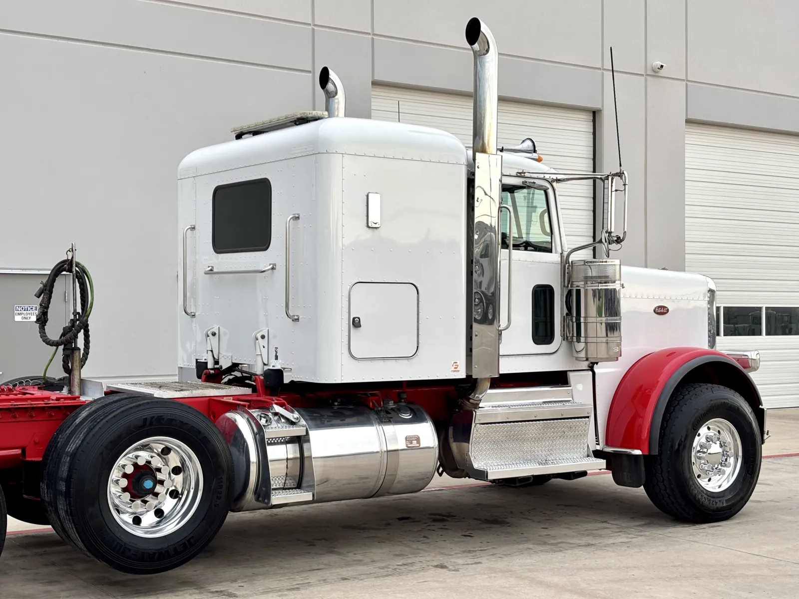 2021 Peterbilt 389 - image 7