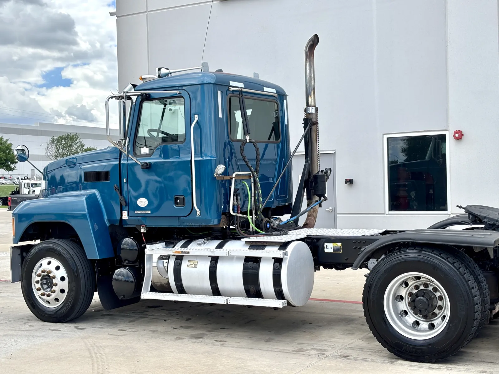 2019 Mack Pinnacle - image 8