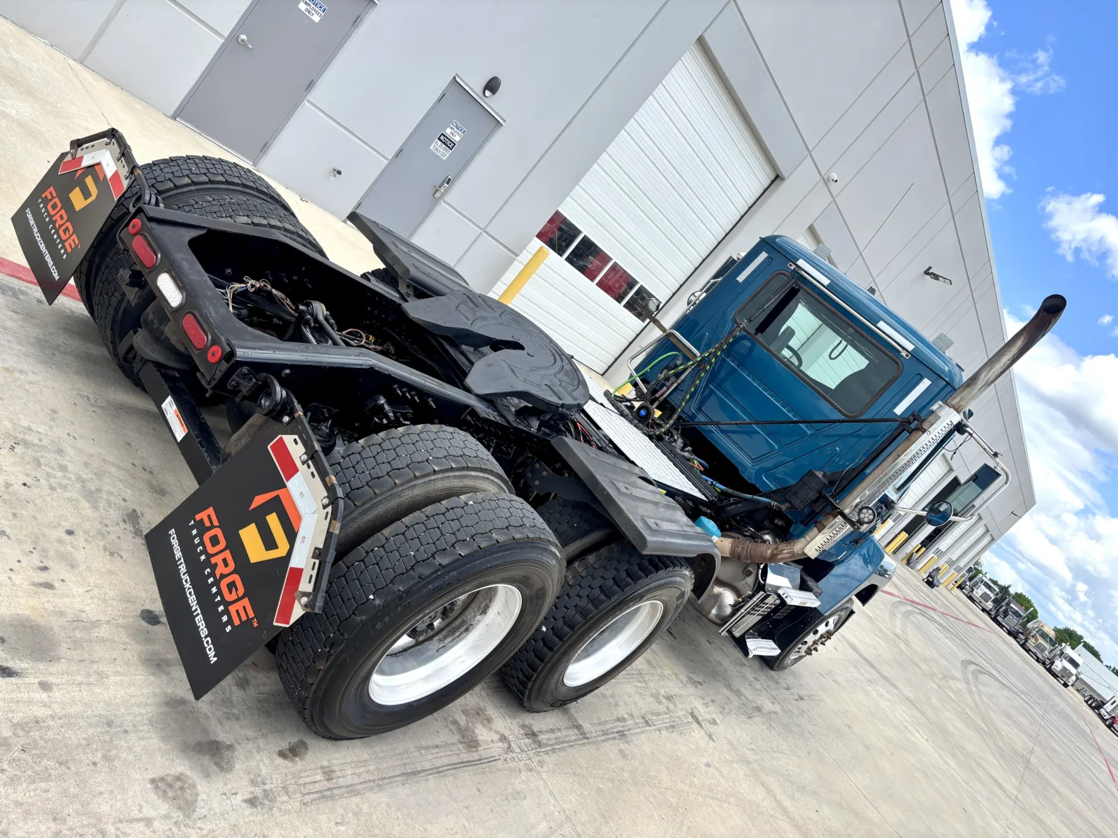 2019 Mack Pinnacle - image 11