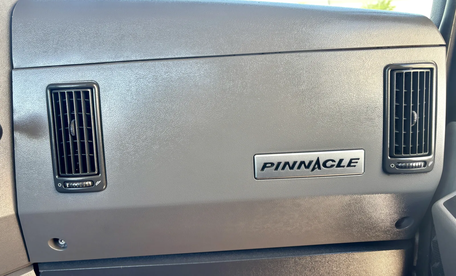 2018 Mack - image 19