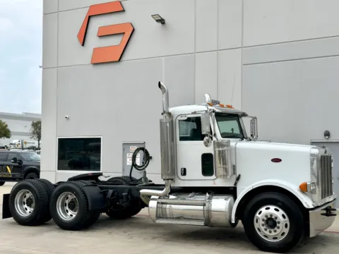 2006 PETERBILT 378 for sale in Hutchins, TX