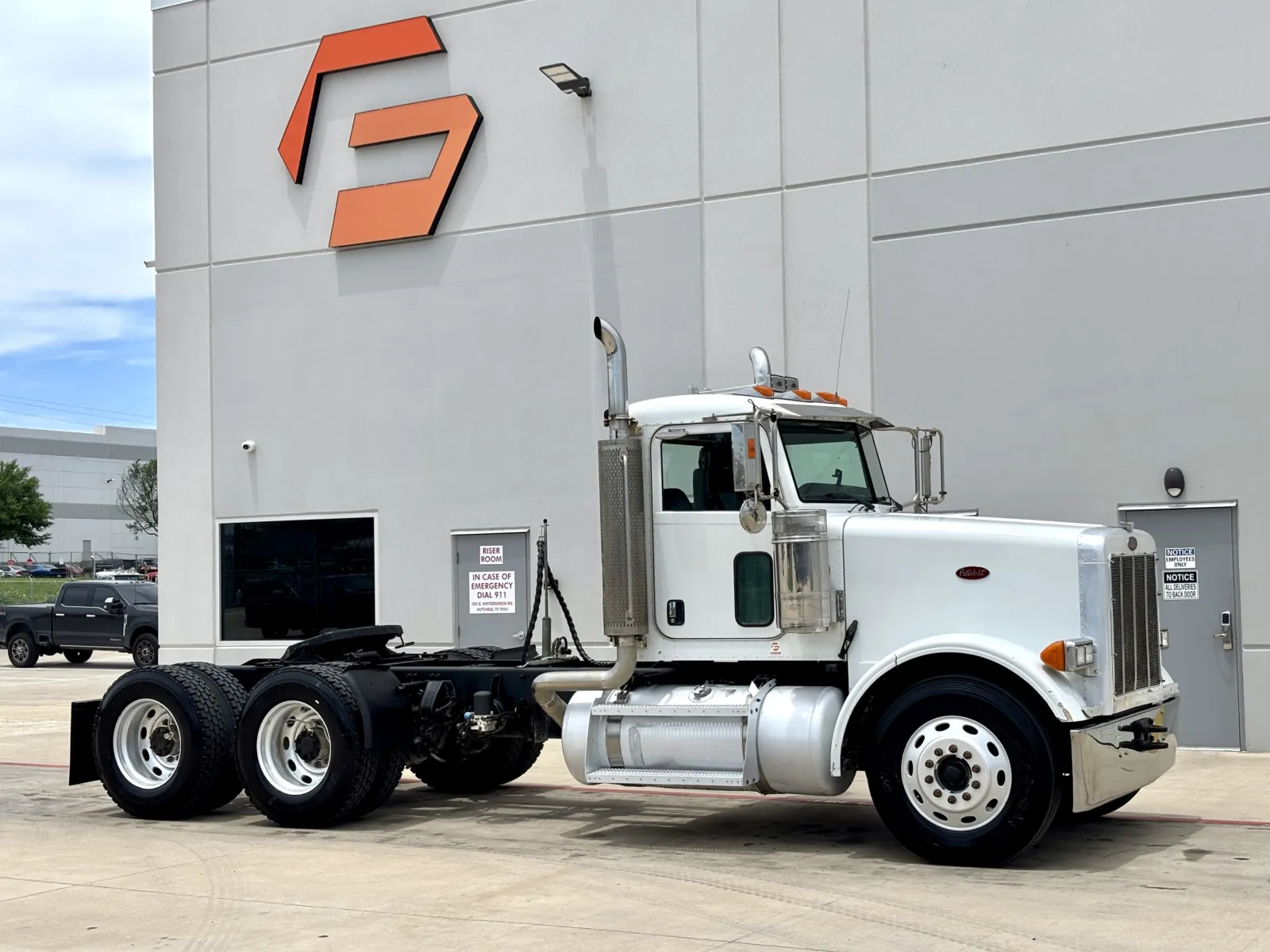 2006 Peterbilt - image 1