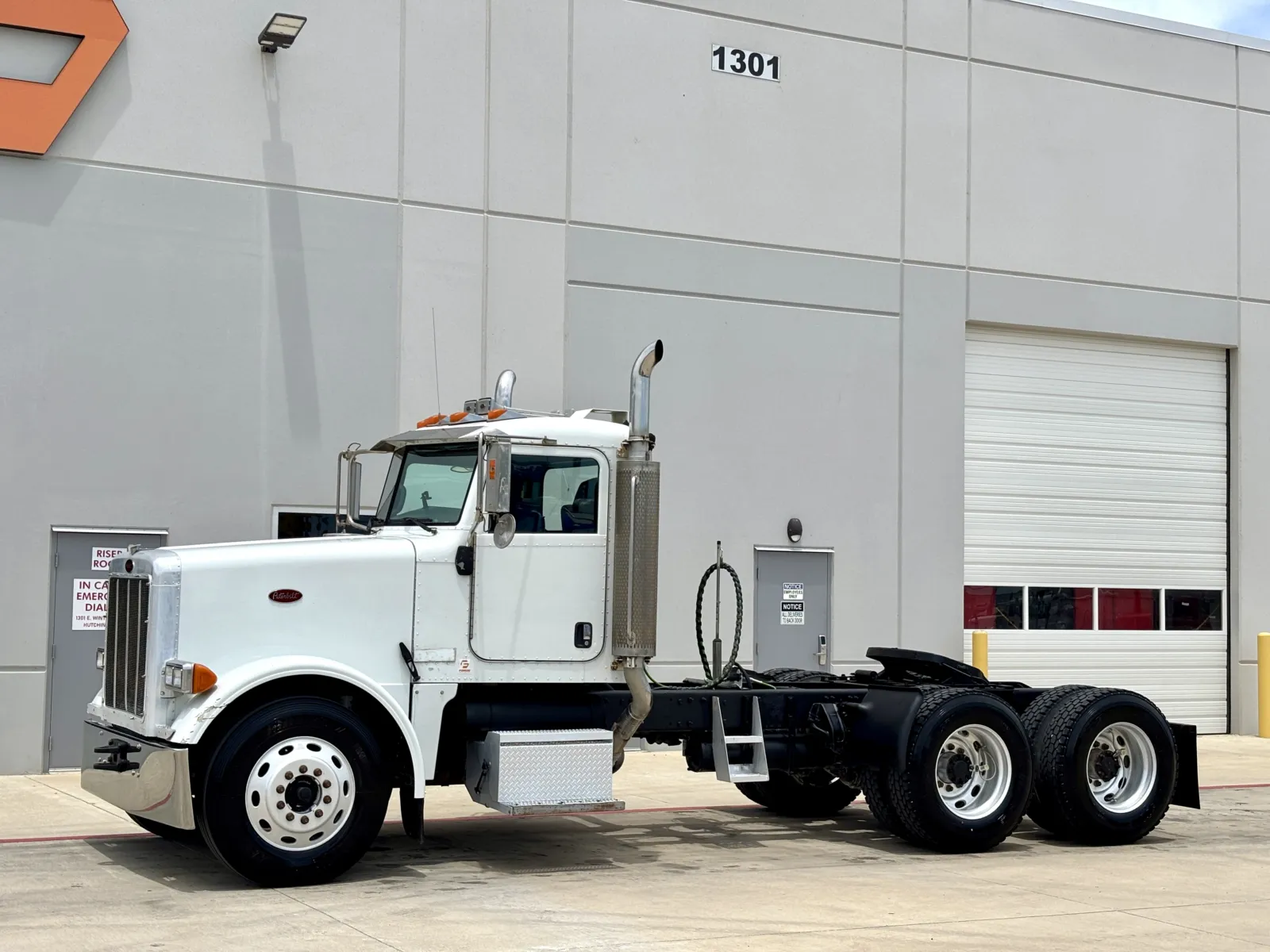 2006 Peterbilt - image 2