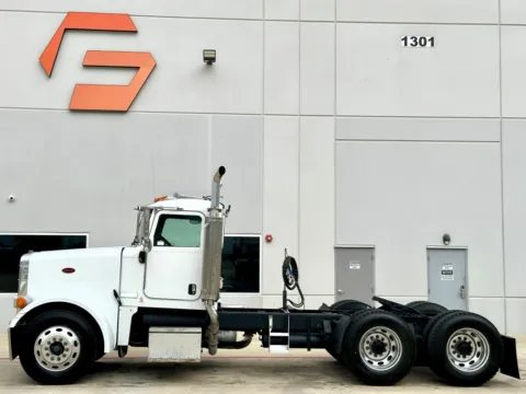 More photos of 2006 PETERBILT 378 at Forge Truck Centers - Texas, TX