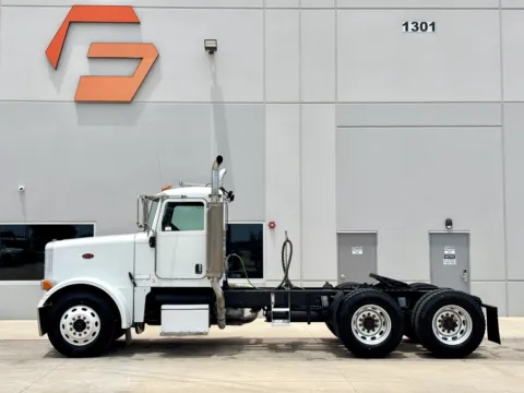 More photos of 2006 PETERBILT 378 at Forge Truck Centers - Texas, TX