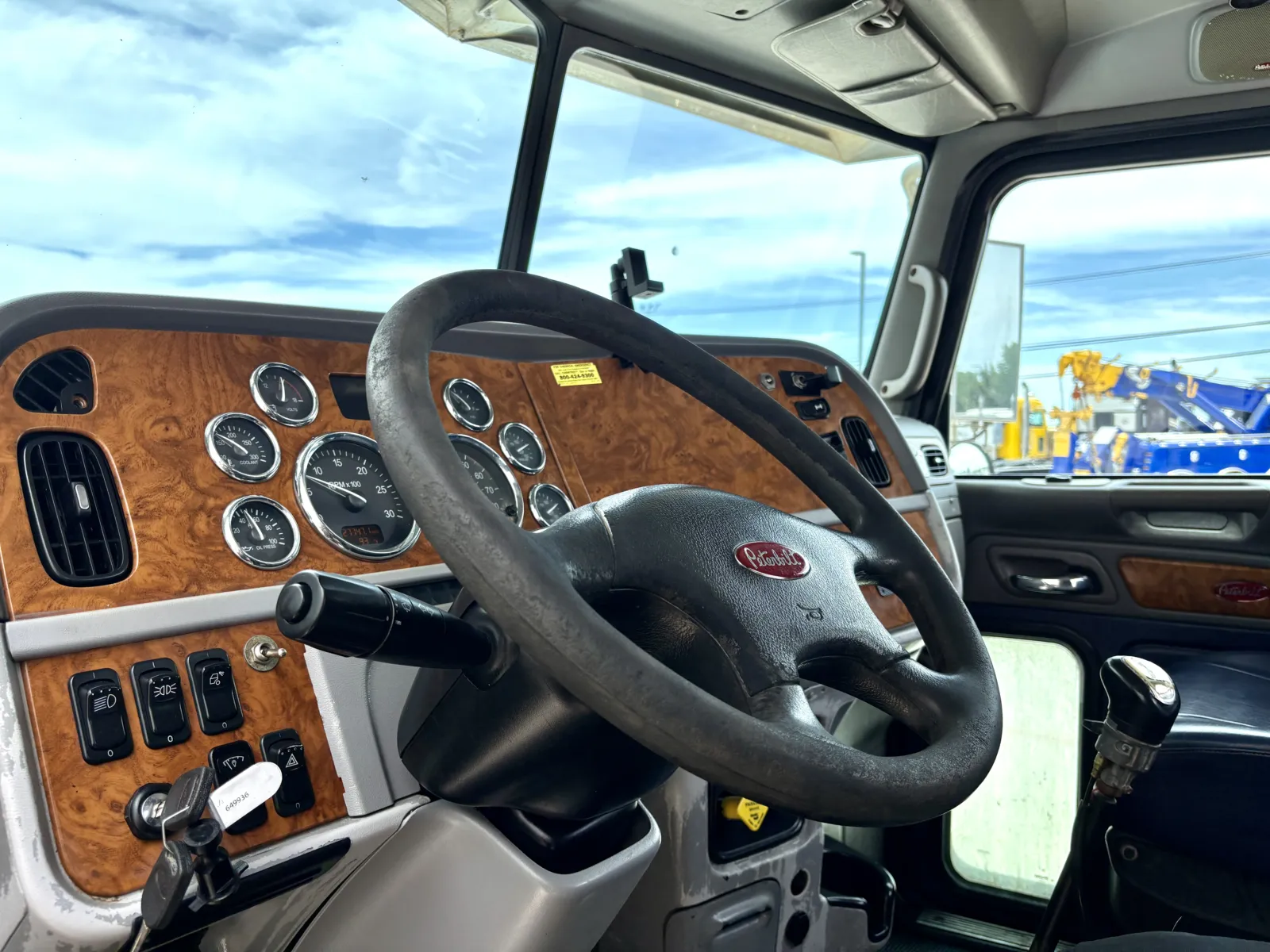 2006 Peterbilt - image 15