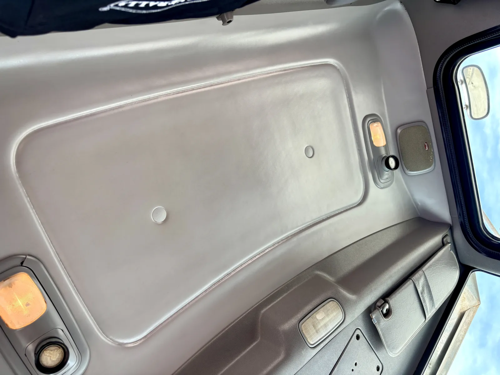 2006 Peterbilt - image 20