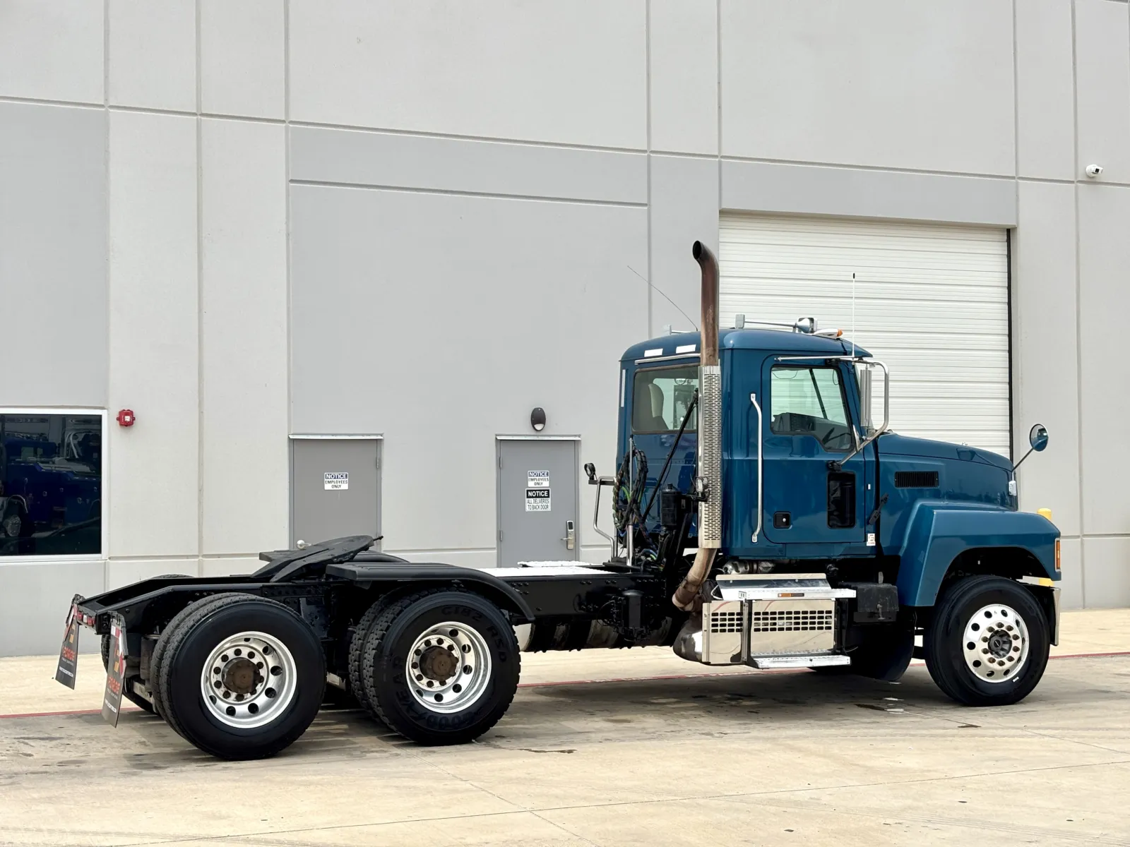 2019 Mack Pinnacle - image 5