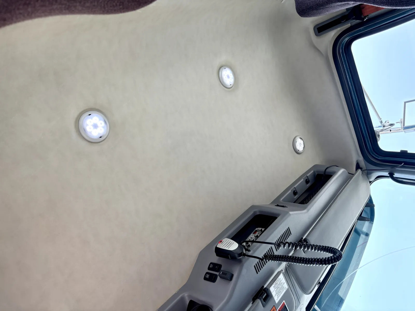 2019 Mack Pinnacle - image 21