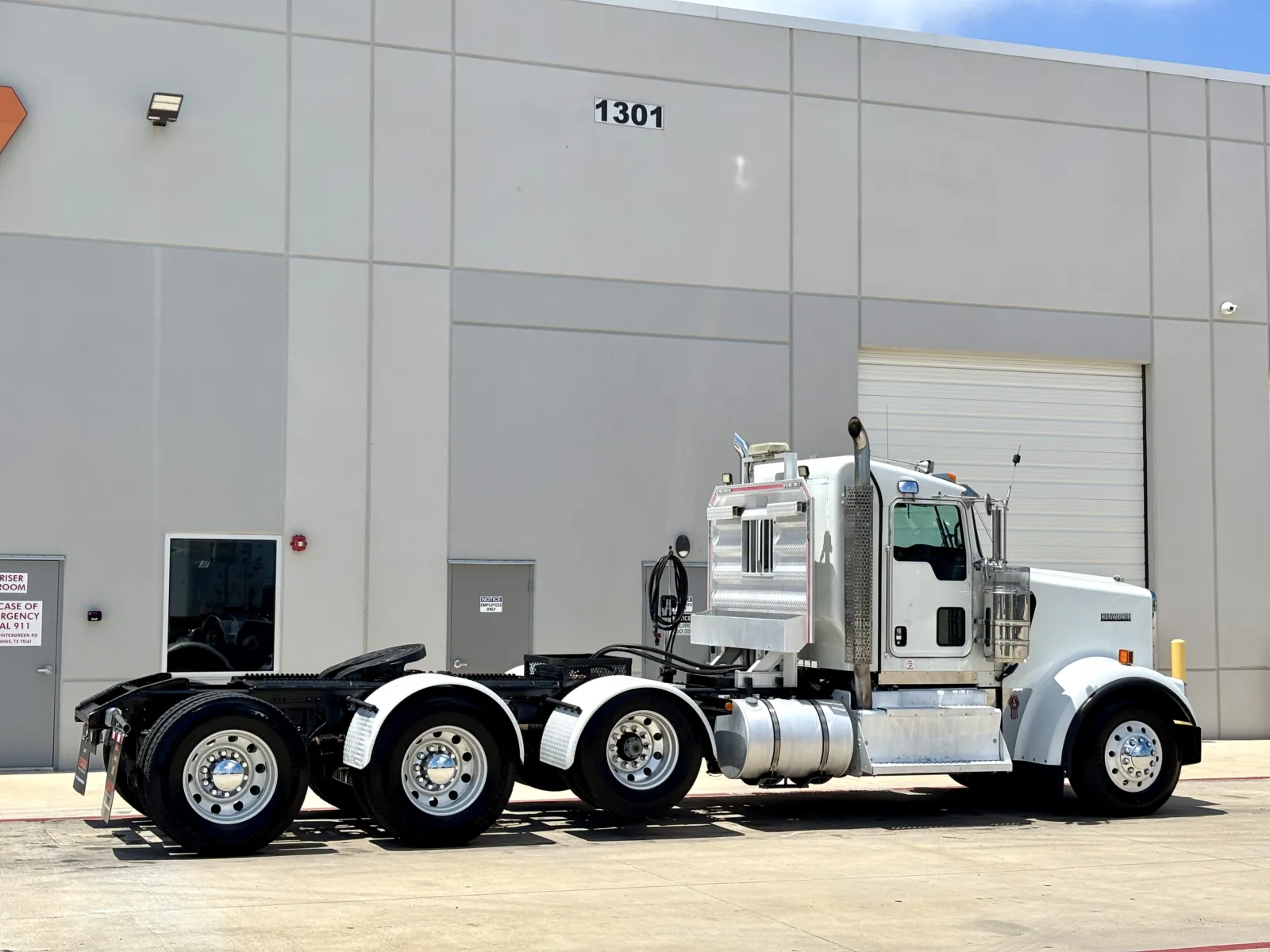 2015 Kenworth W900 - image 5