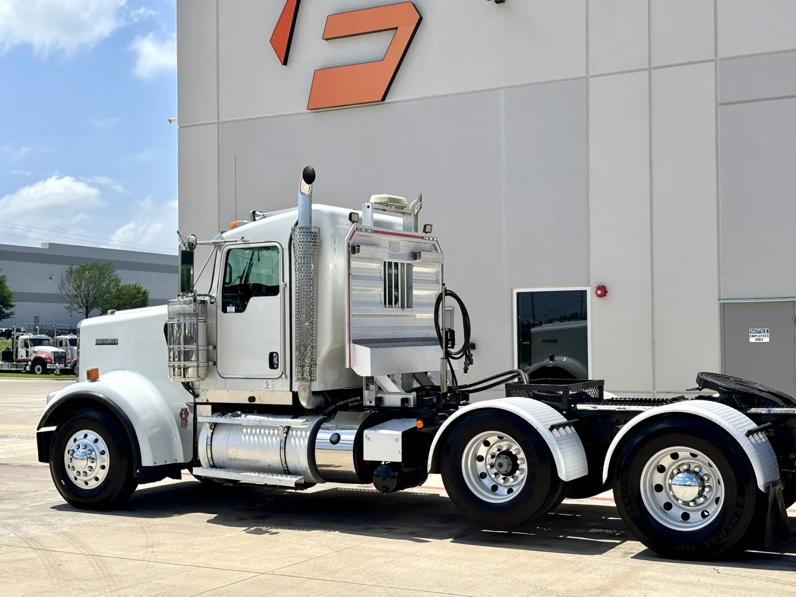 2015 Kenworth W900 - image 8