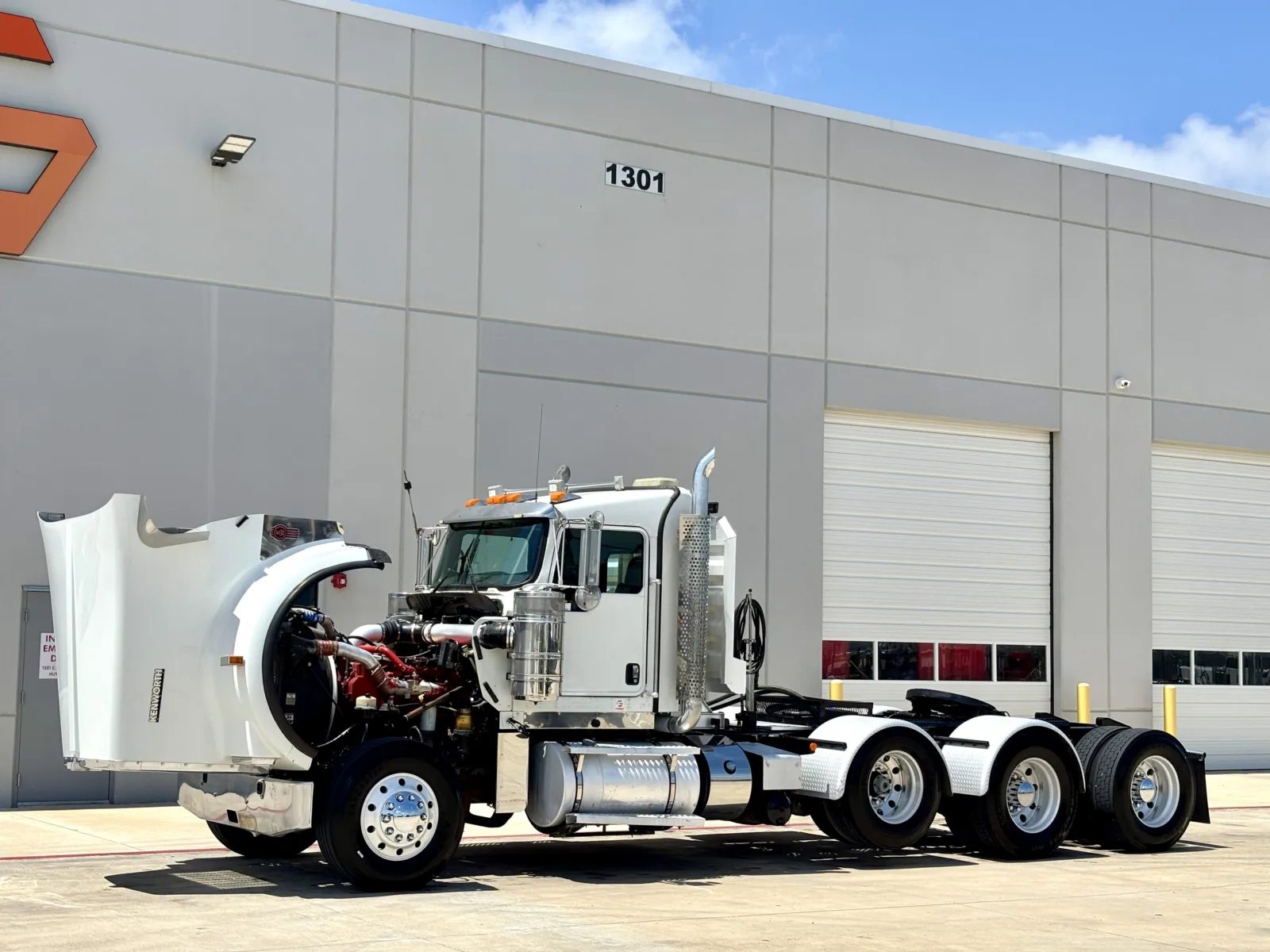 2015 Kenworth W900 - image 10