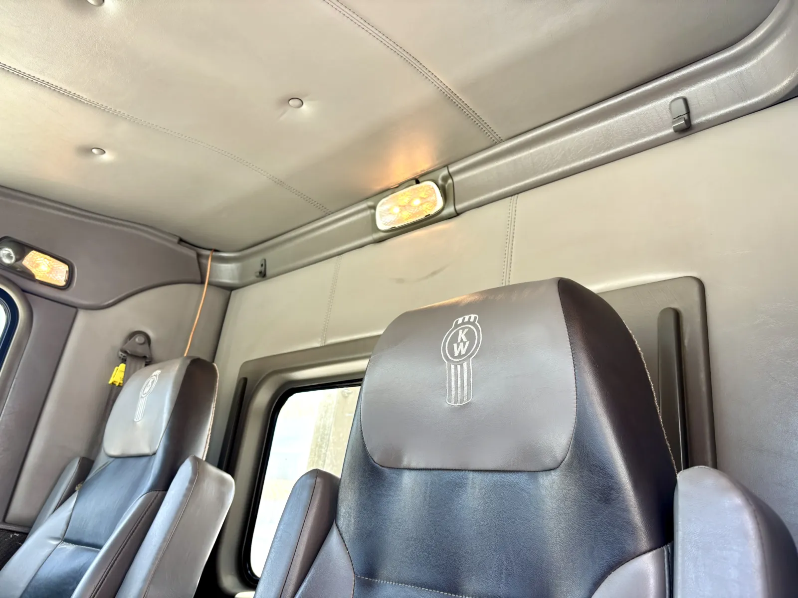 2015 Kenworth W900 - image 20