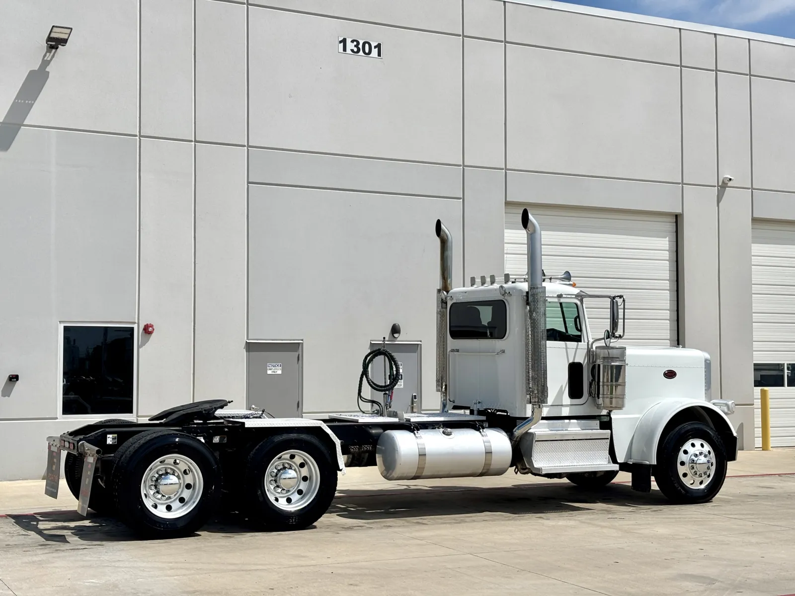2020 Peterbilt 389 - image 5