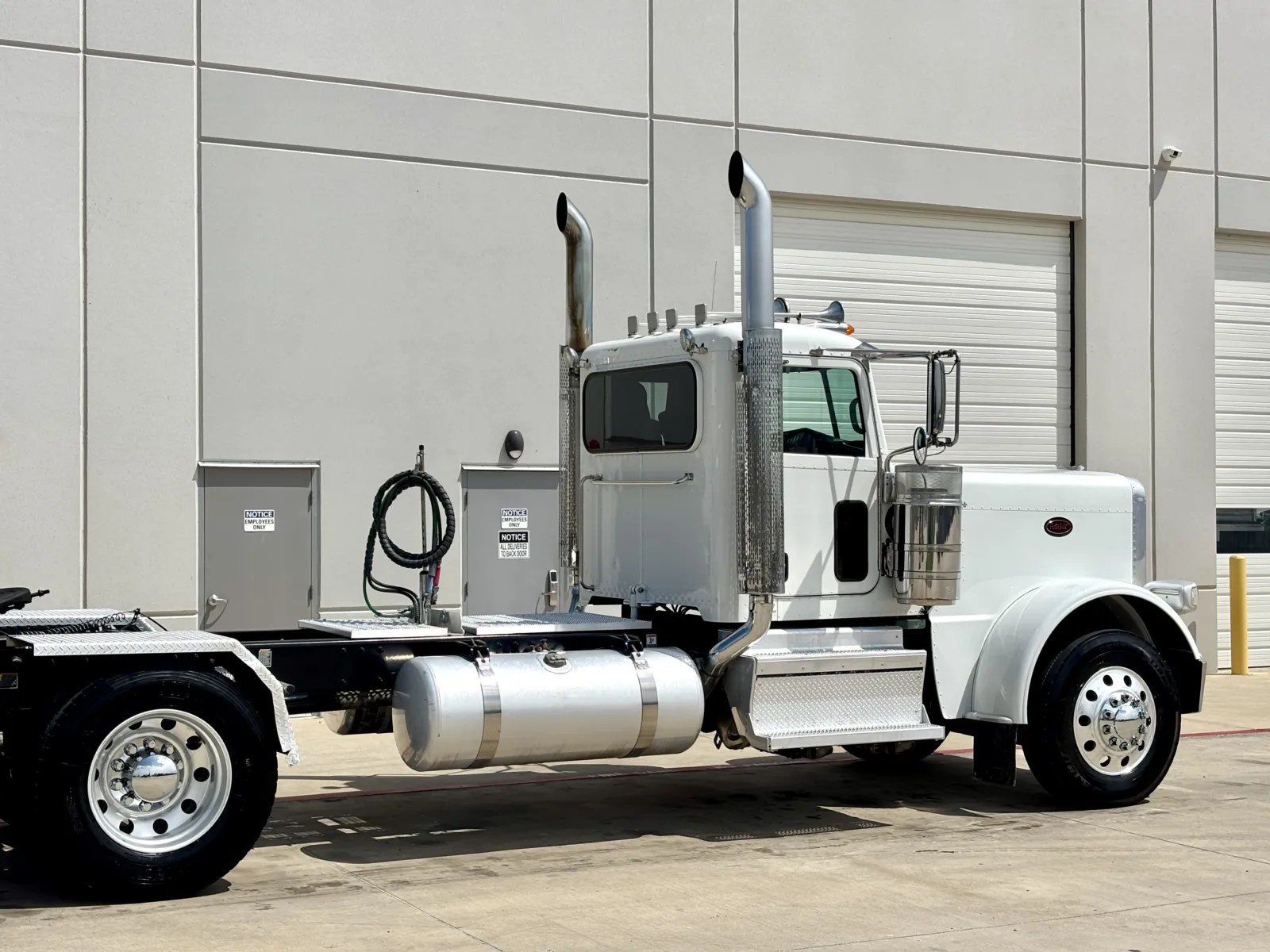 2020 Peterbilt 389 - image 7