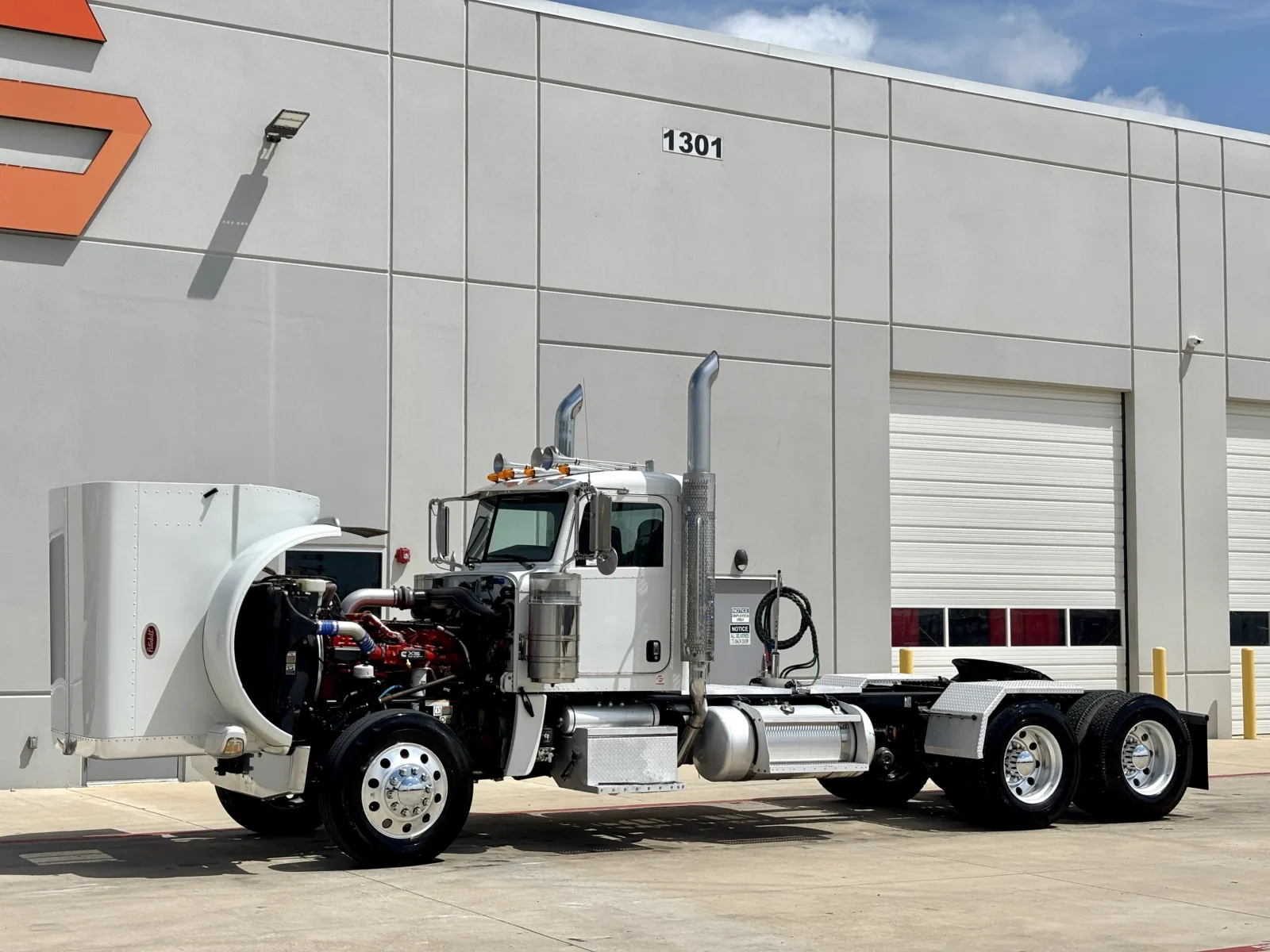 2020 Peterbilt 389 - image 10
