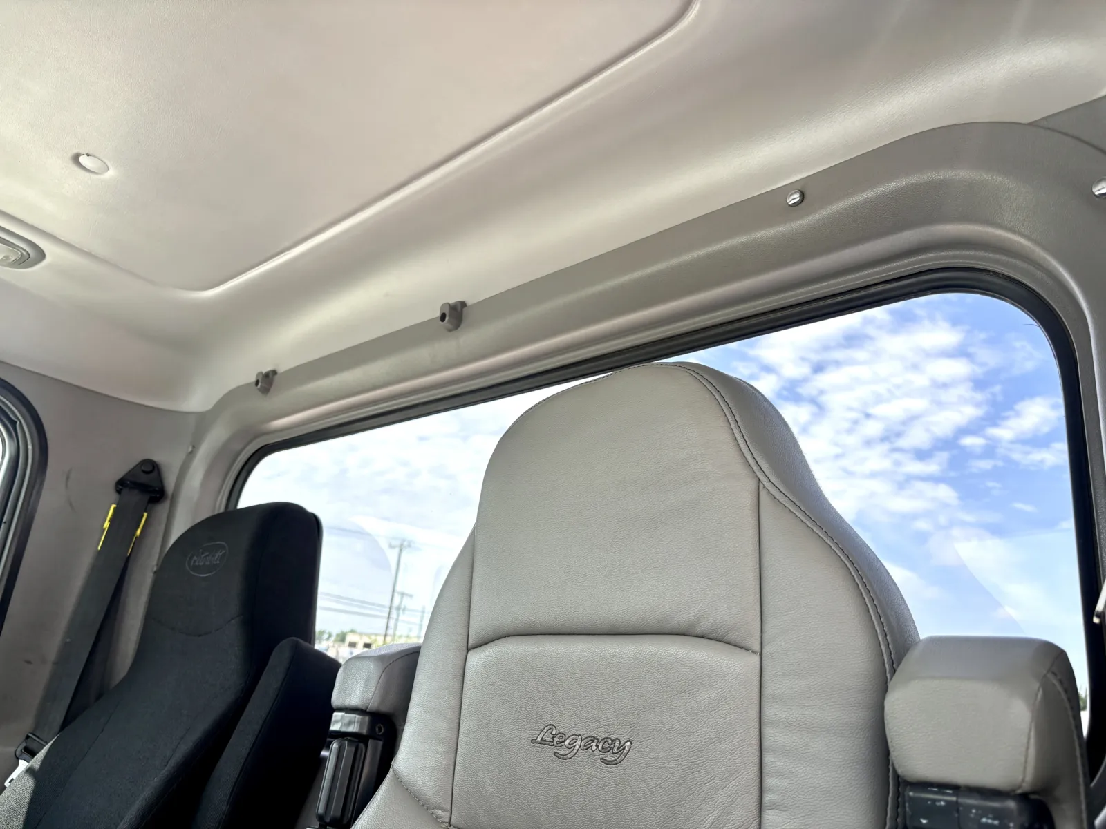 2020 Peterbilt 389 - image 20