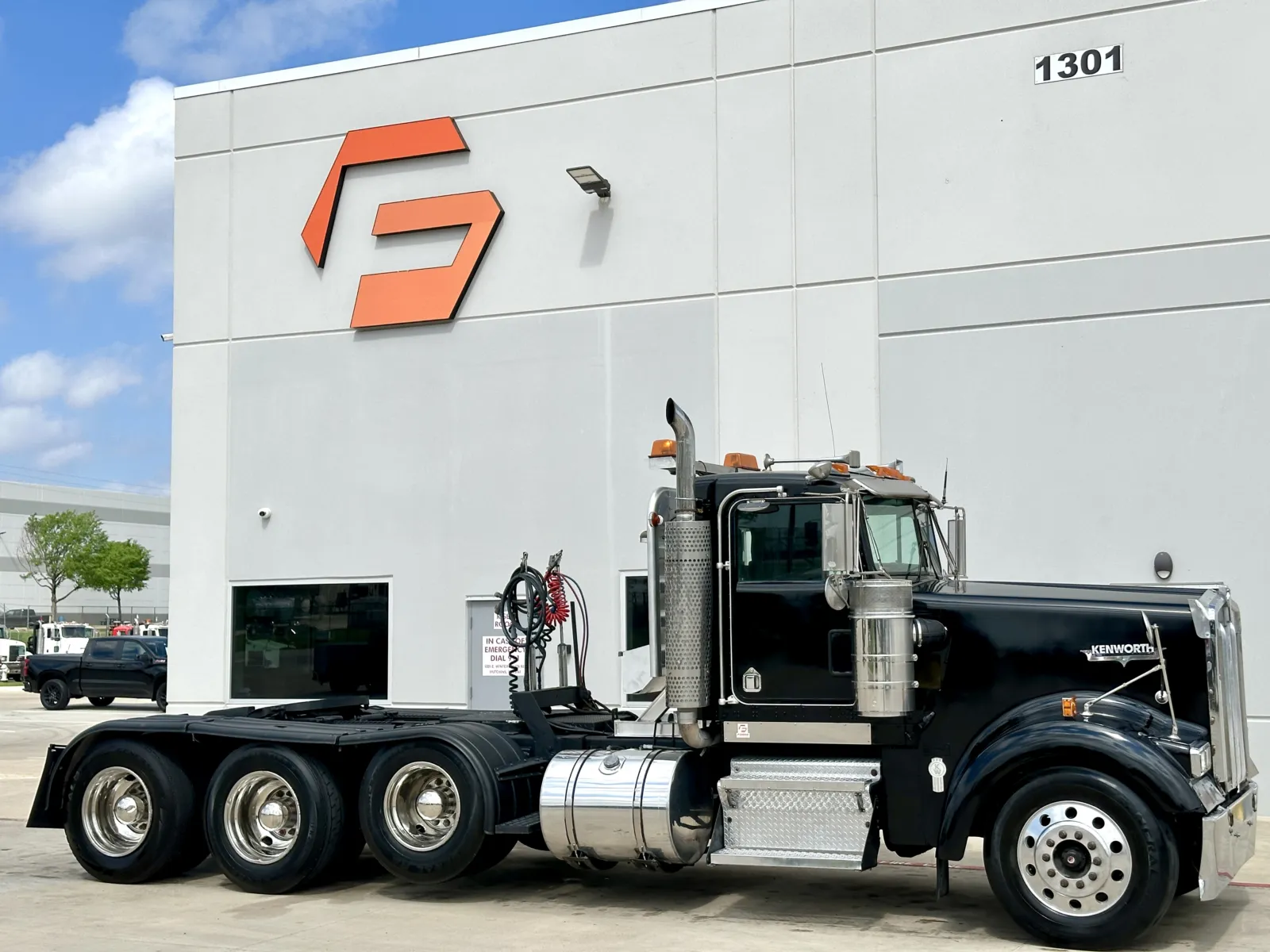 1998 Kenworth W900 - image 1