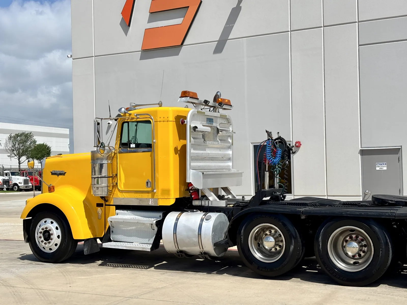 1998 Kenworth W900 - image 8