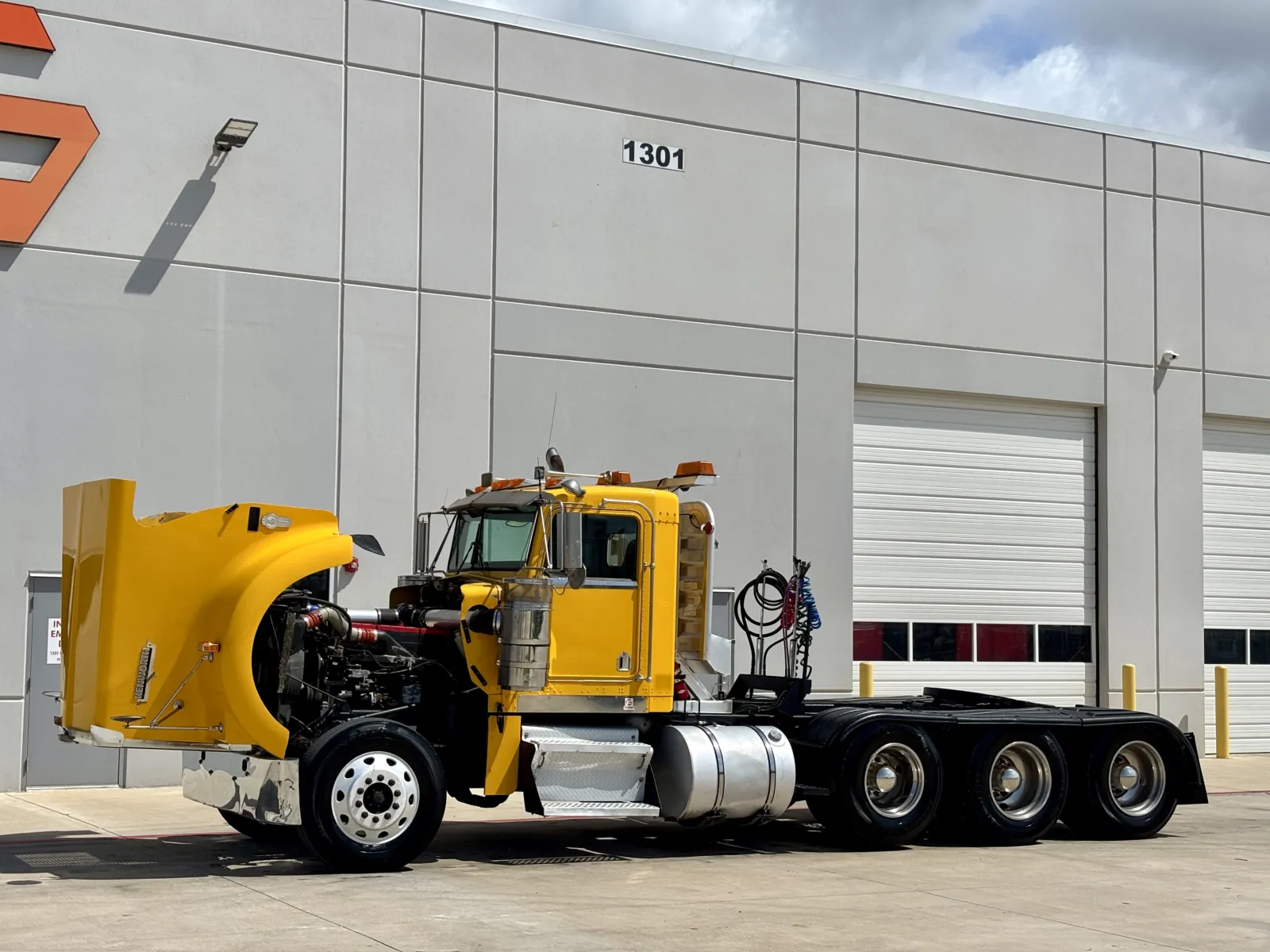 1998 Kenworth W900 - image 10