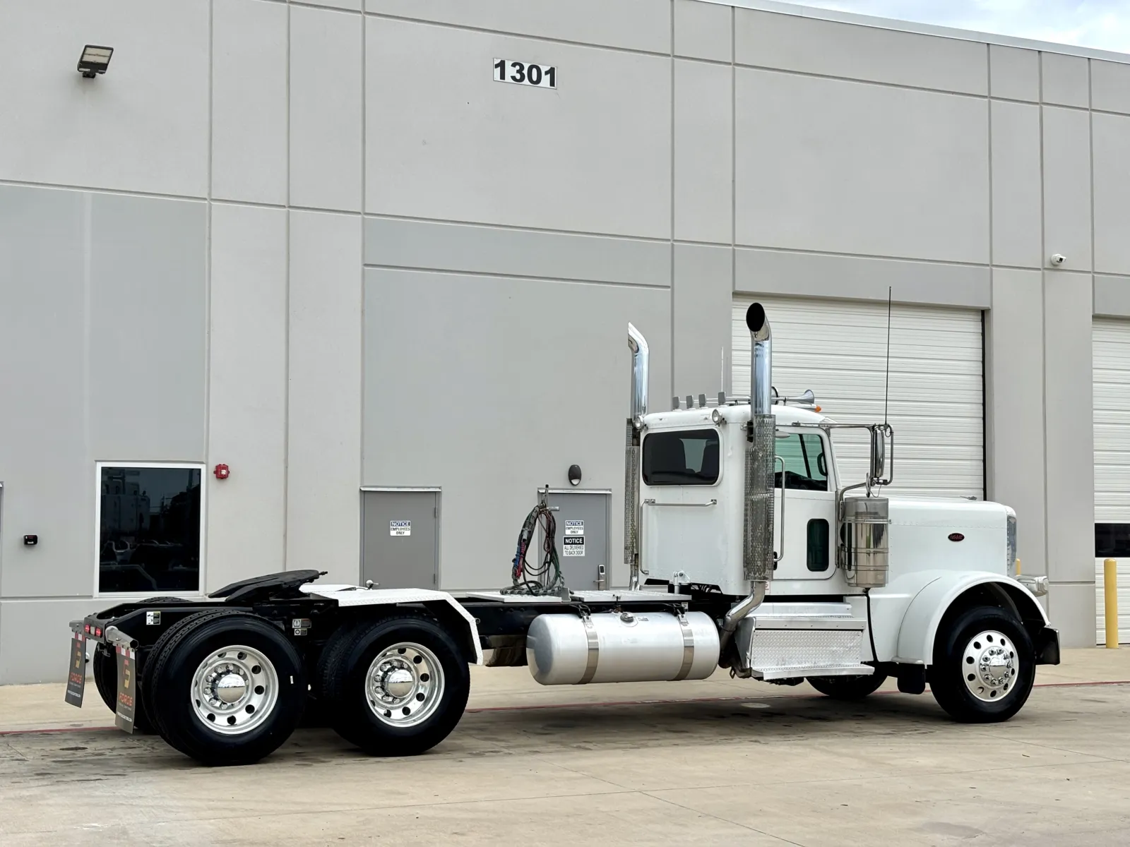 2020 Peterbilt 389 - image 5