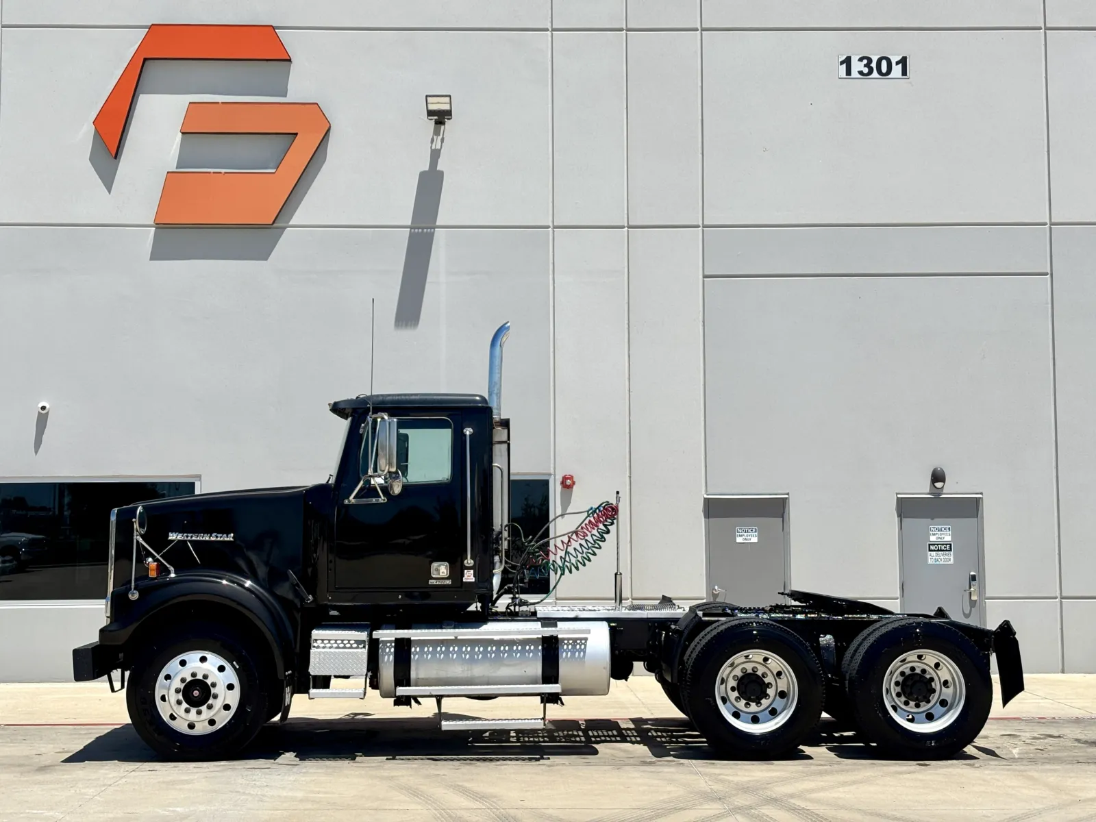 2017 Western Star 4900 - image 4