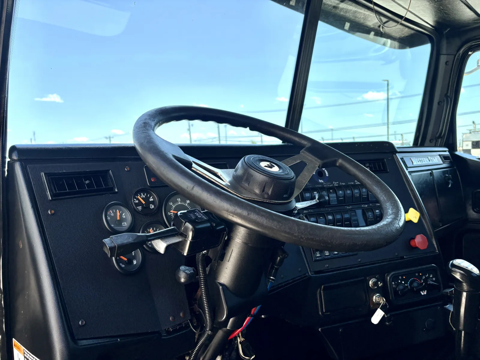 2017 Western Star 4900 - image 15