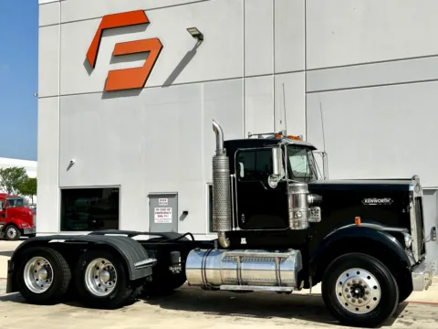 2003 KENWORTH W900 for sale in Hutchins, TX
