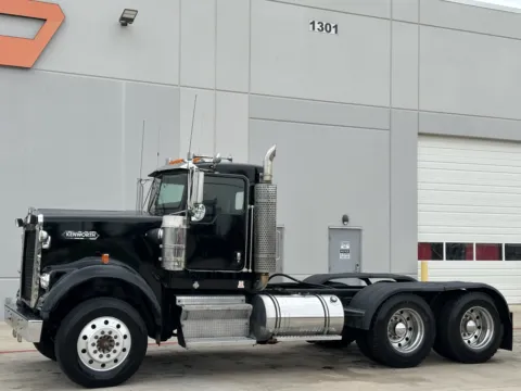 Photos of 2003 KENWORTH W900 for sale in Hutchins, TX at Forge Truck Centers - Texas