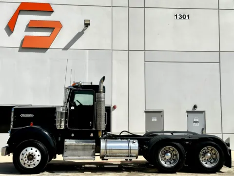 More photos of 2003 KENWORTH W900 at Forge Truck Centers - Texas, TX