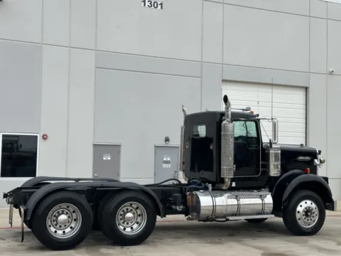 More photos of 2003 KENWORTH W900 at Forge Truck Centers - Texas, TX