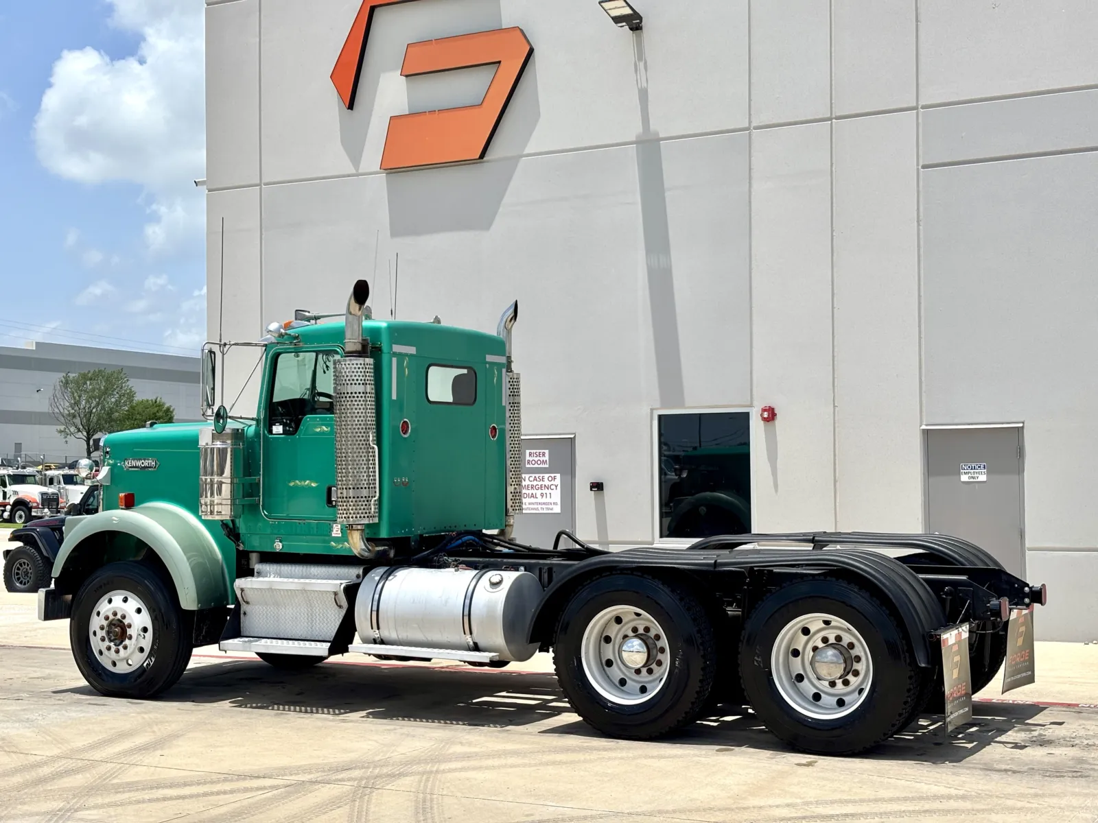 2003 Kenworth W900 - image 6