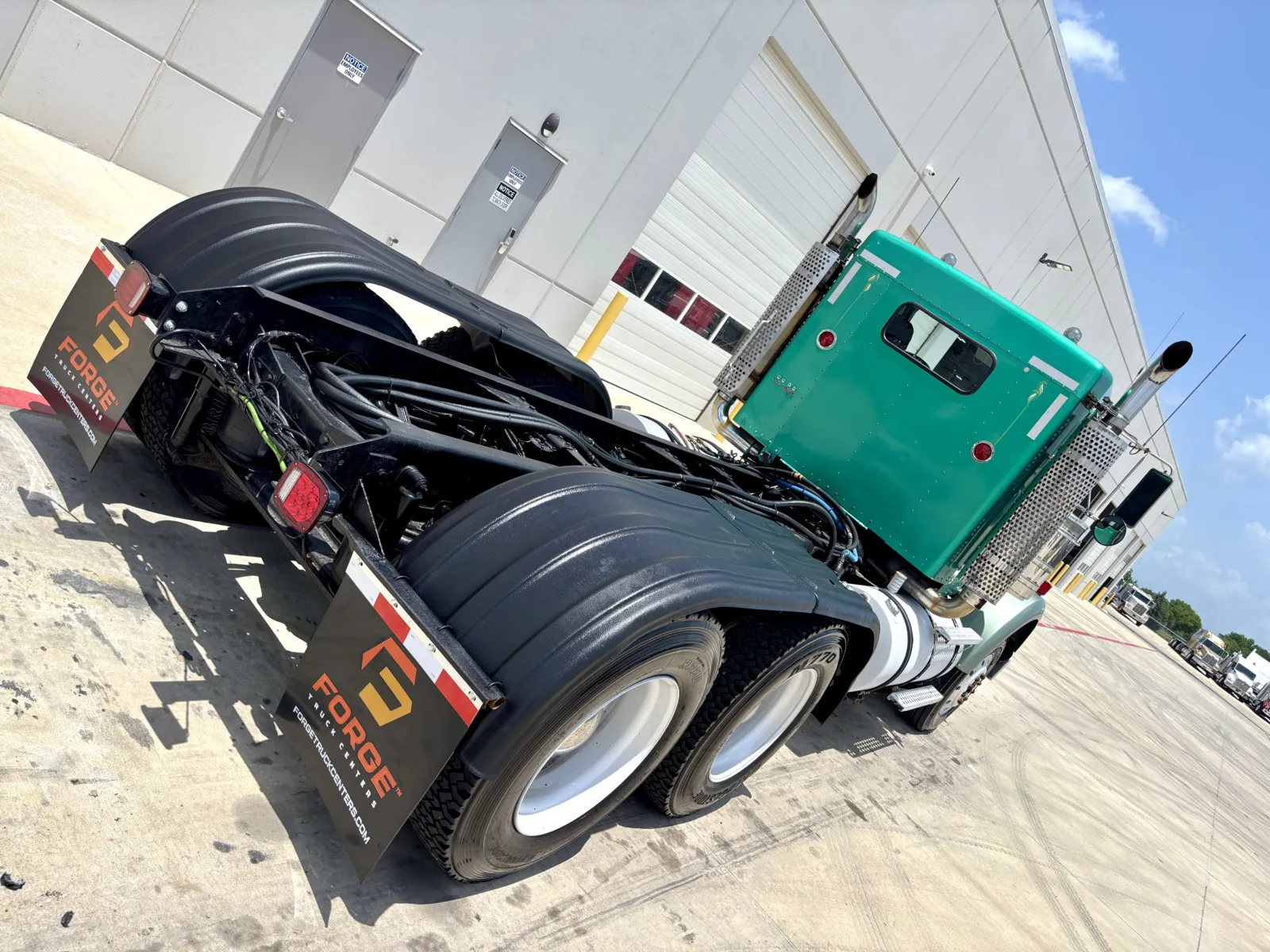 2003 Kenworth W900 - image 11