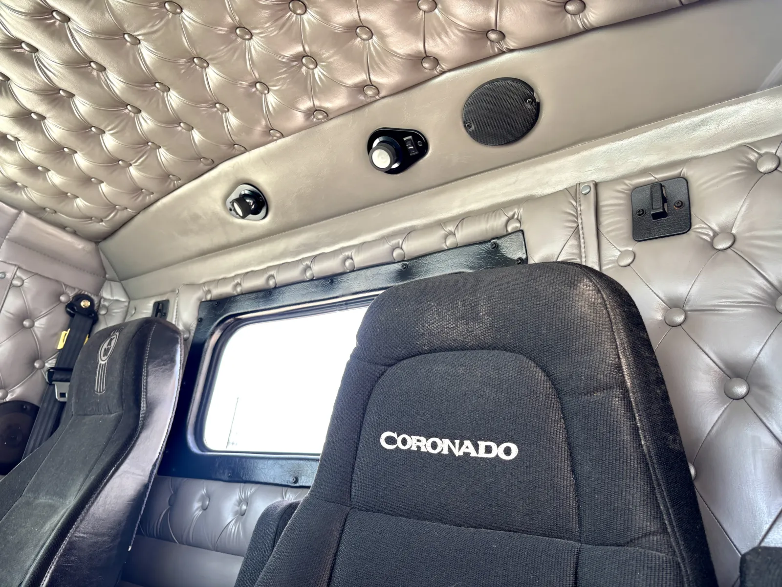 2003 Kenworth W900 - image 20