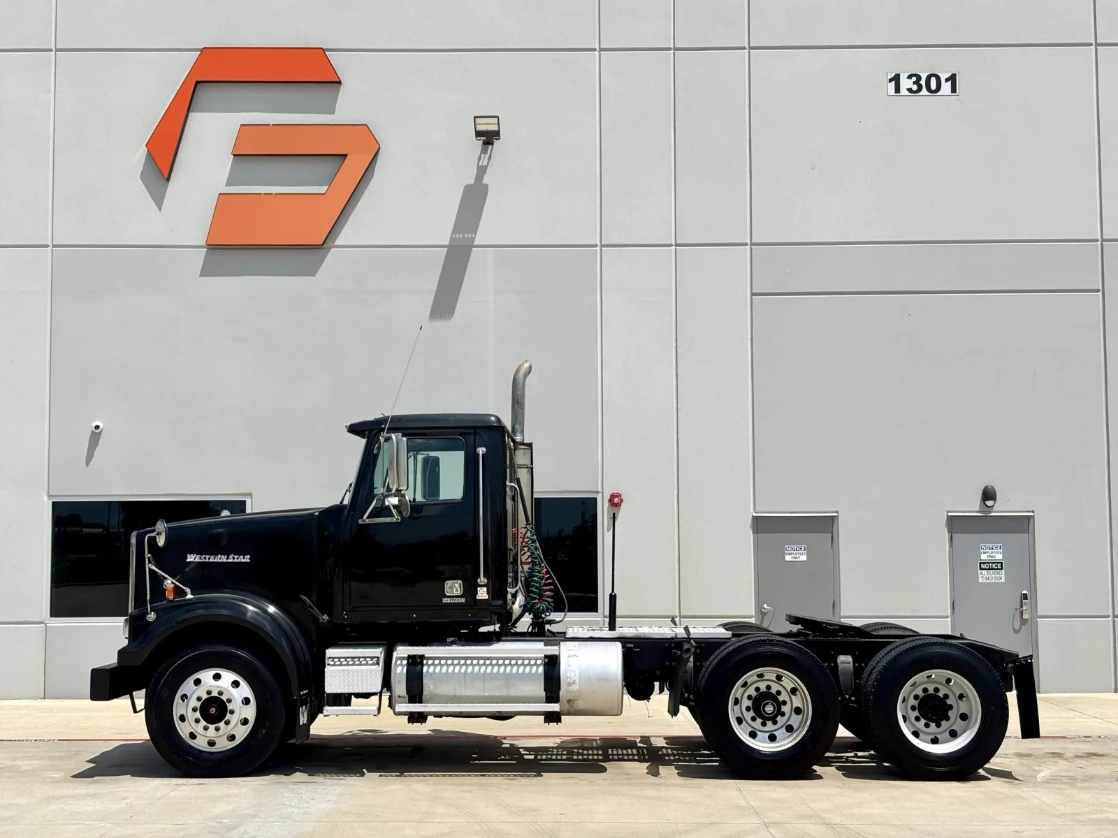 2017 Western Star 4900 - image 4