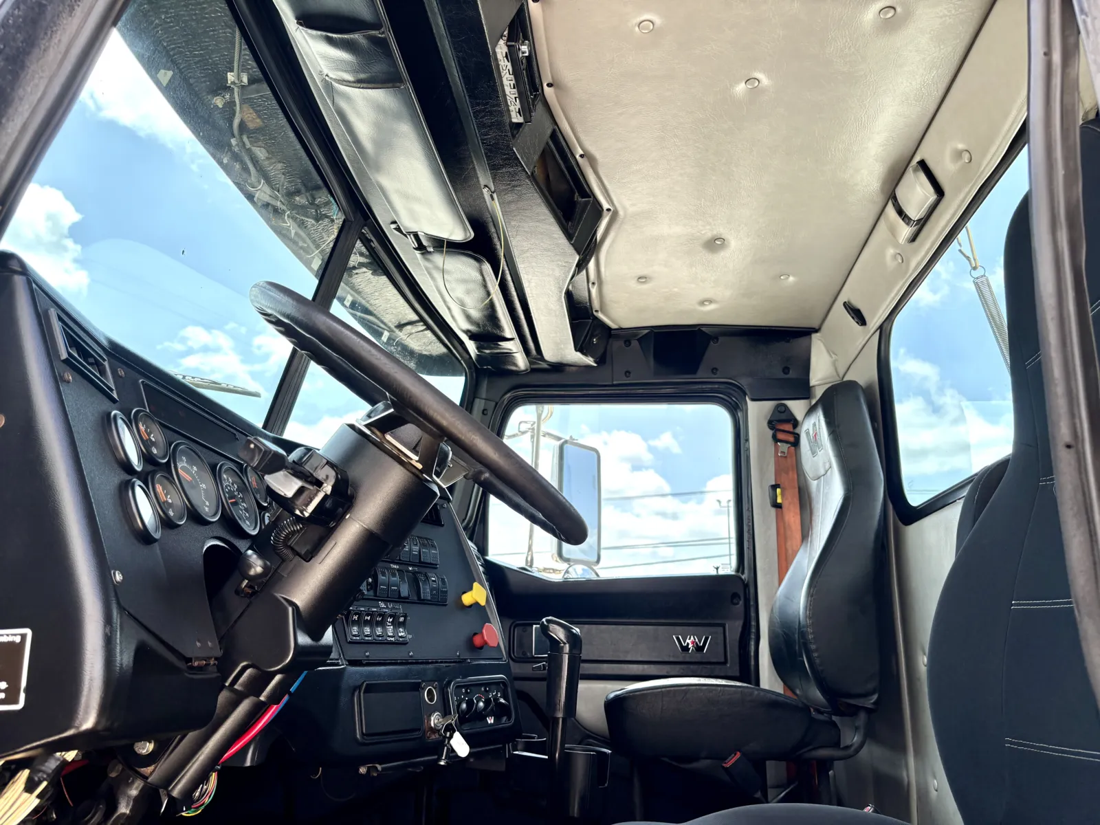 2017 Western Star 4900 - image 14