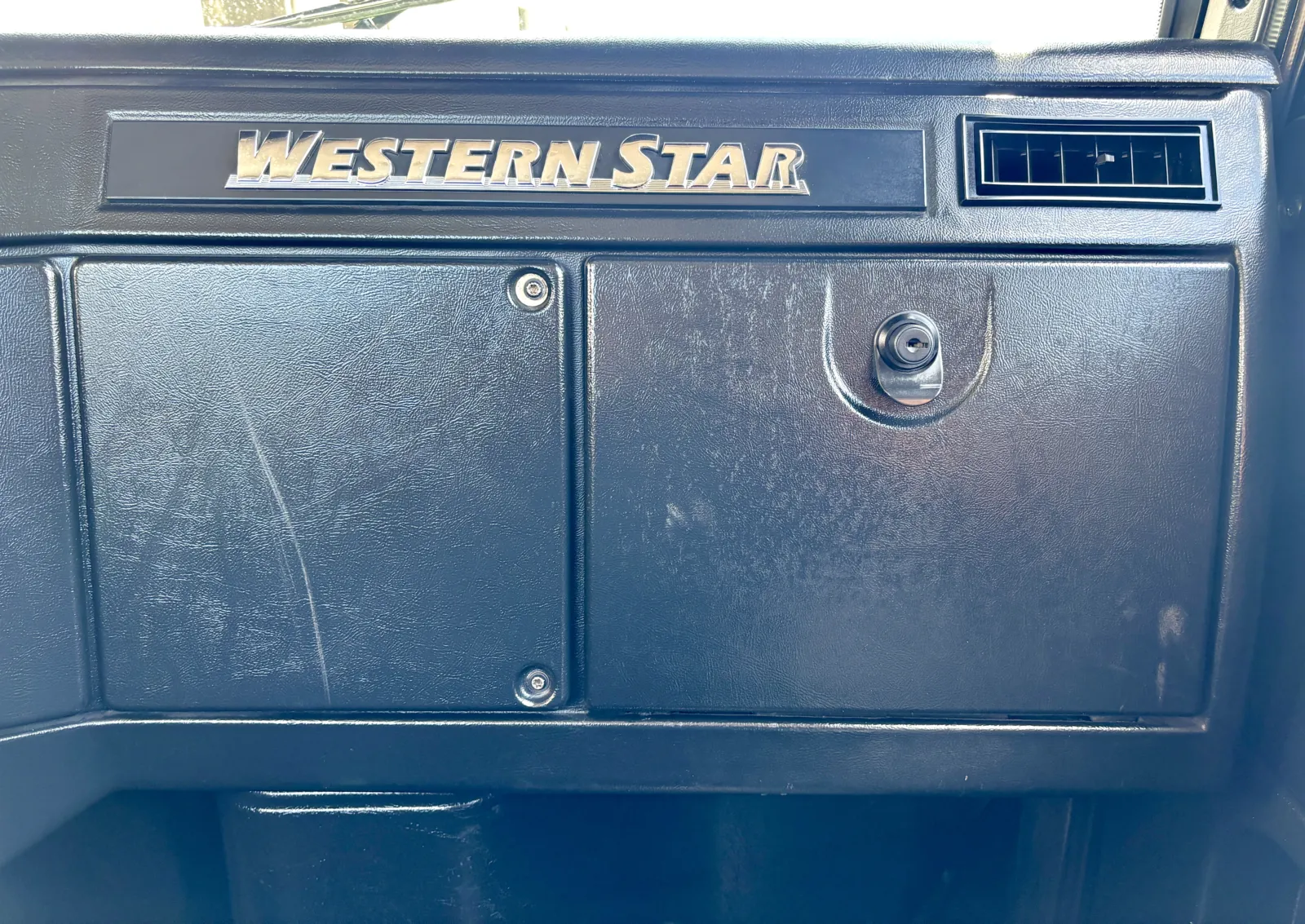 2017 Western Star 4900 - image 18